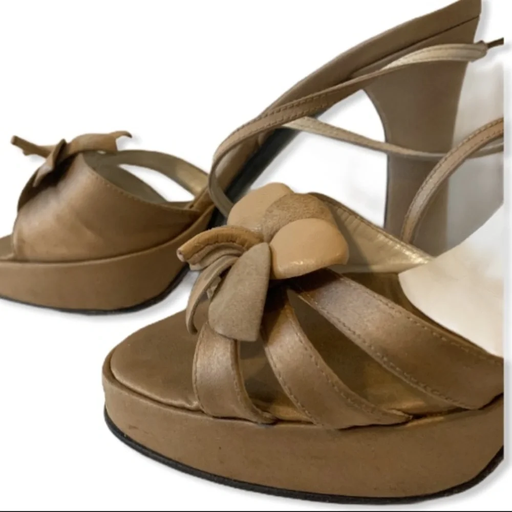 Y2K Nathalie M by Charles David Leather Suede Cut Out 3D Floral Heels Beige 6